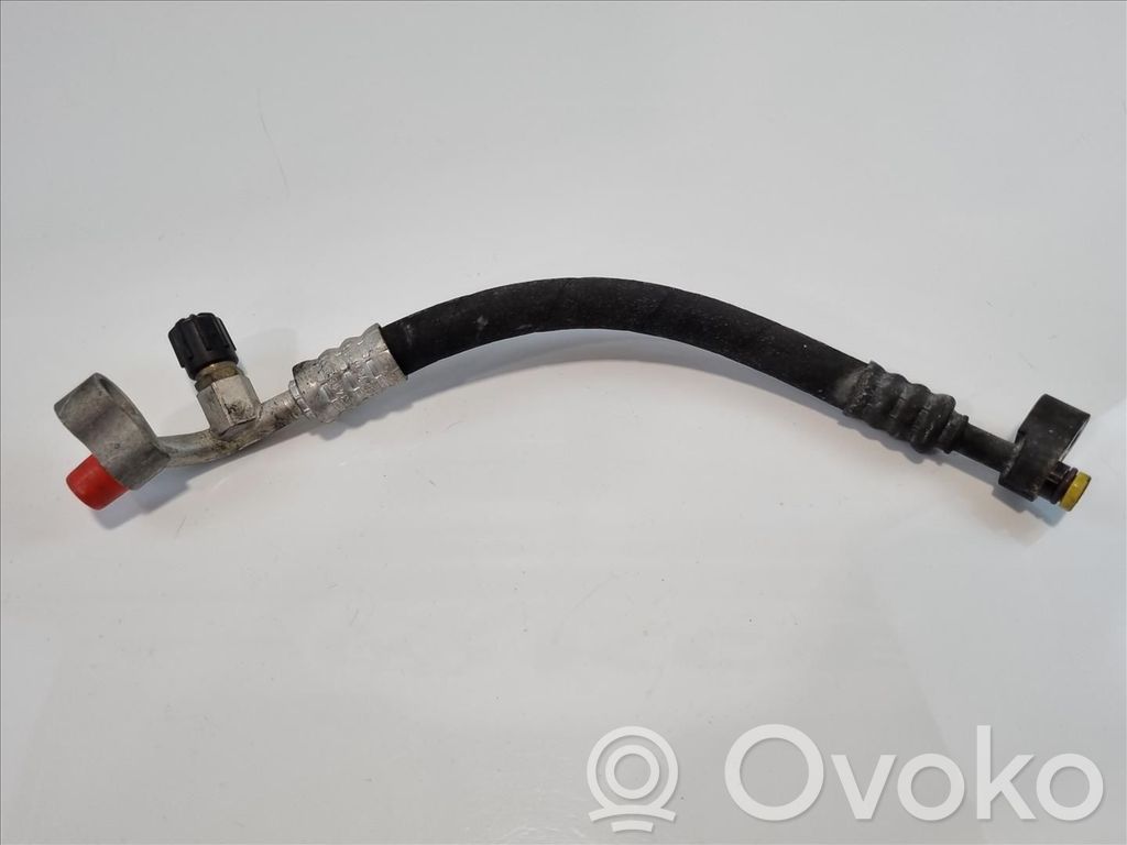 BMW 3 E46 Ilmastointilaitteen putki (A/C) 
