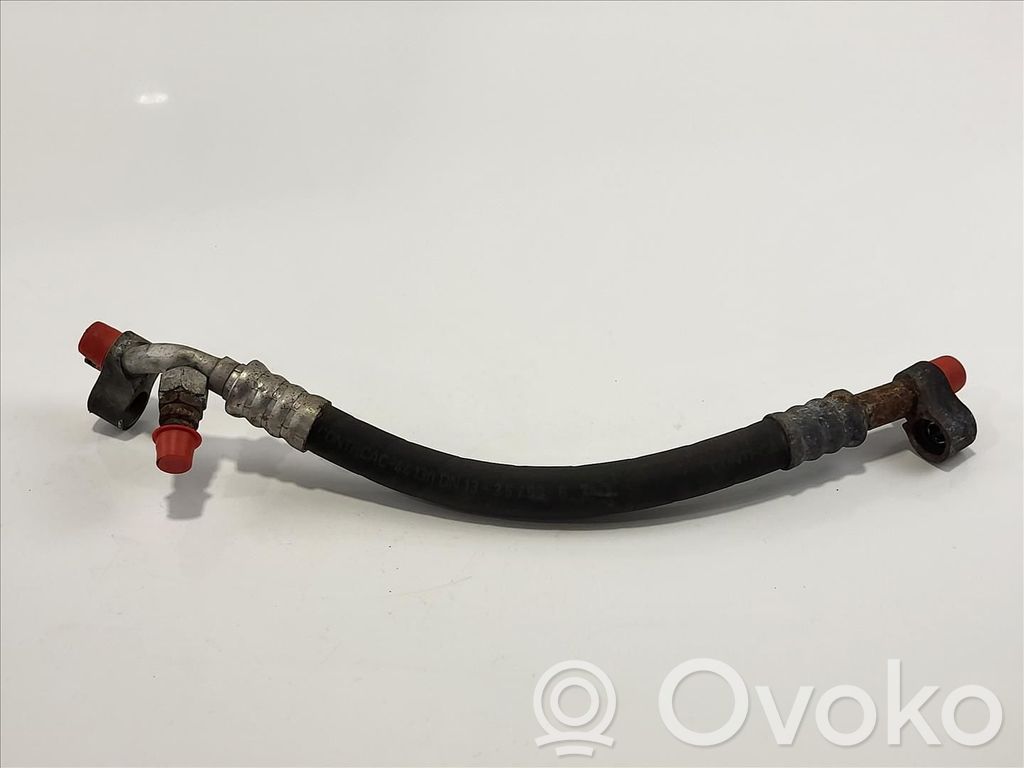 BMW 3 E46 Ilmastointilaitteen putki (A/C) 
