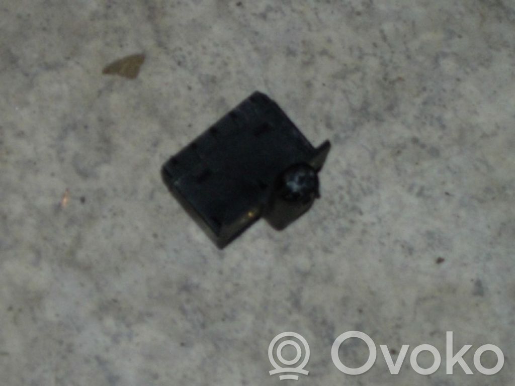 BMW 5 E34 Front door window/glass frame 