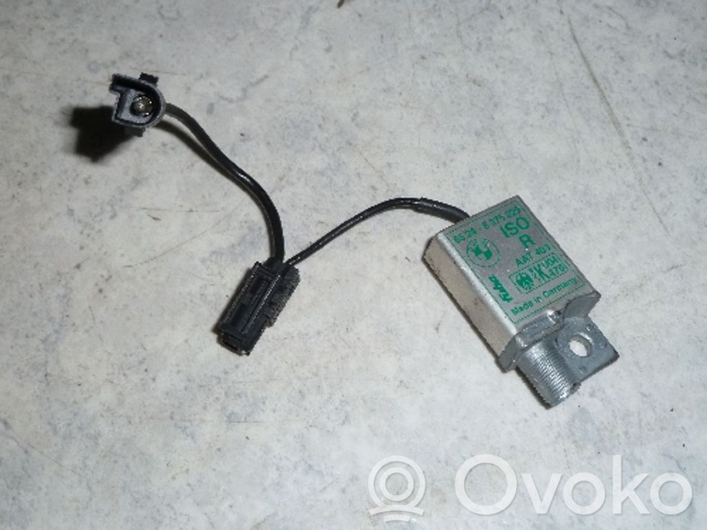 BMW 7 E38 Antenos stiprintuvas 