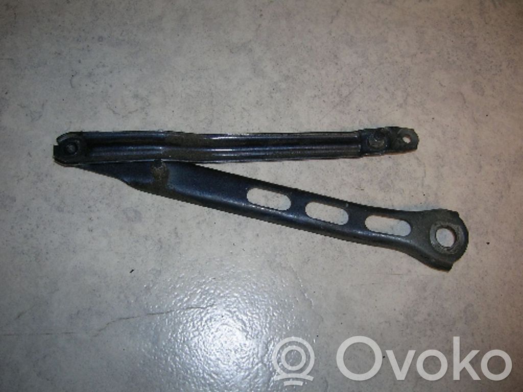 BMW 5 E34 Konepellin tukikannattimet 
