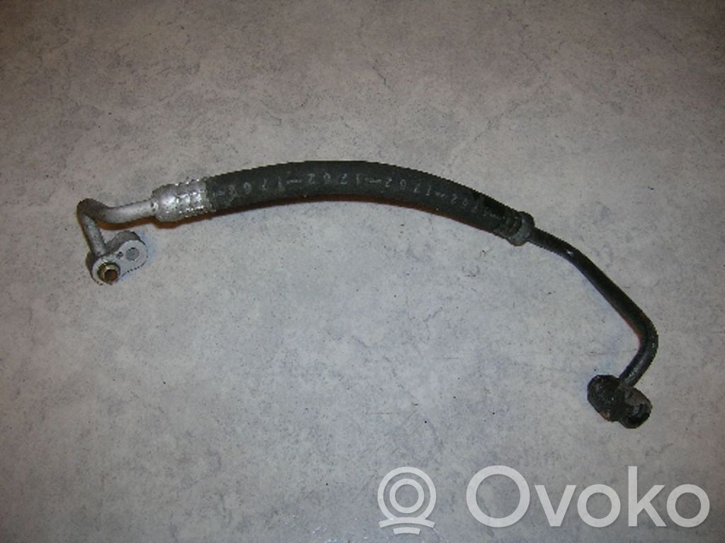 BMW 3 E36 Ilmastointilaitteen putki (A/C) 