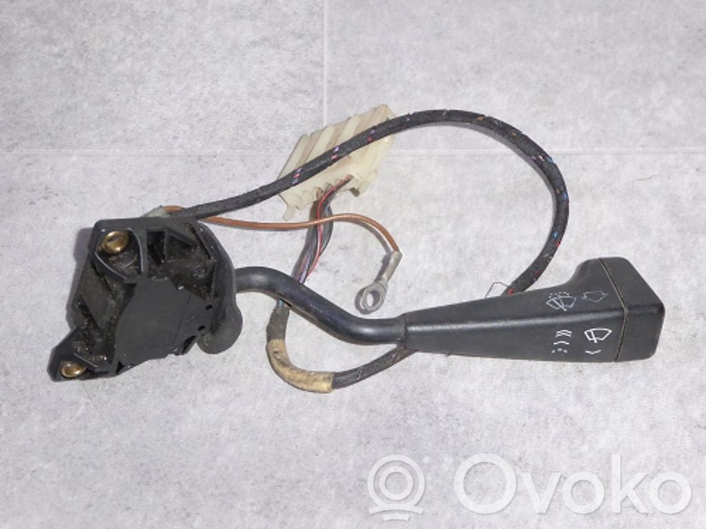 BMW 3 E30 Pyyhkimen kytkin 