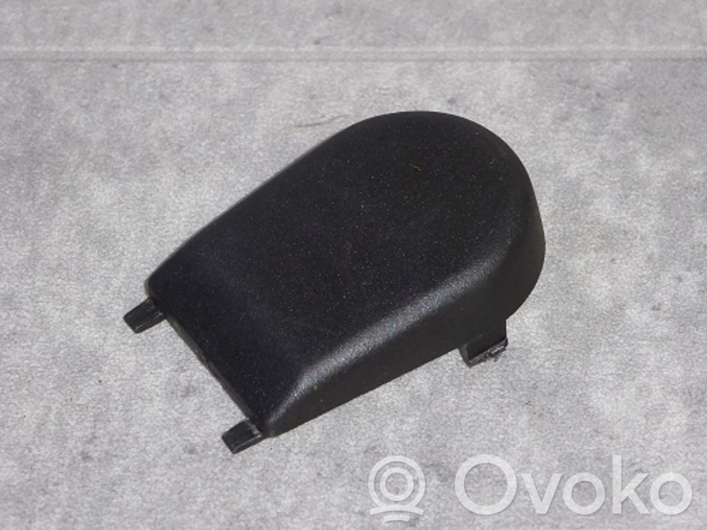 BMW 3 E30 Liukuoven suojatulppa 