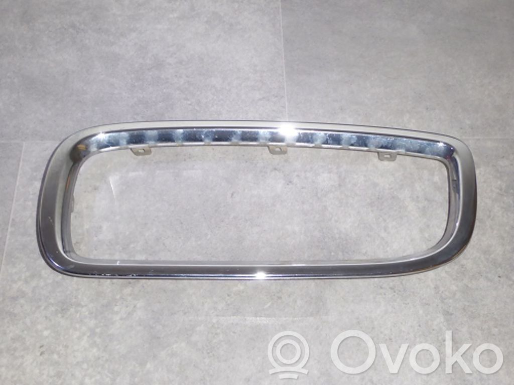 BMW 7 E65 E66 Priekšējais režģis 