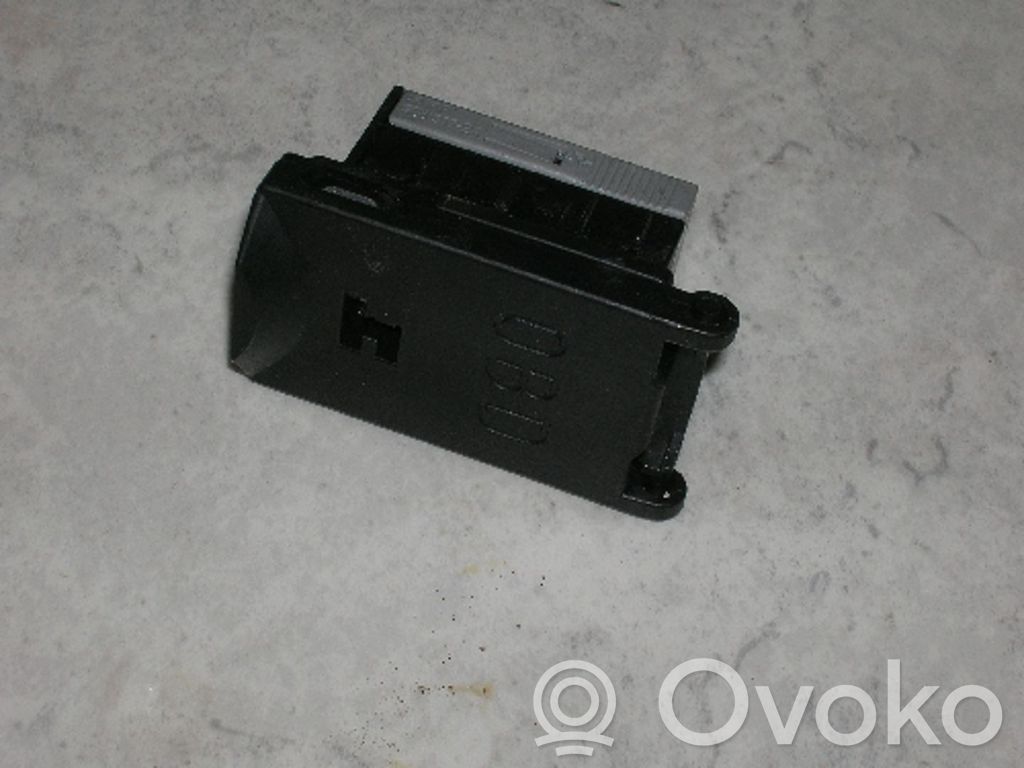 Osłona gniazda ładowania samochodu elektrycznego   61138373323,61138373323