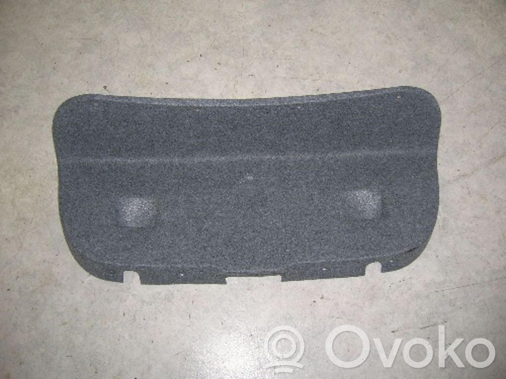BMW 3 E90 E91 Takaluukun alaosan verhoilu 