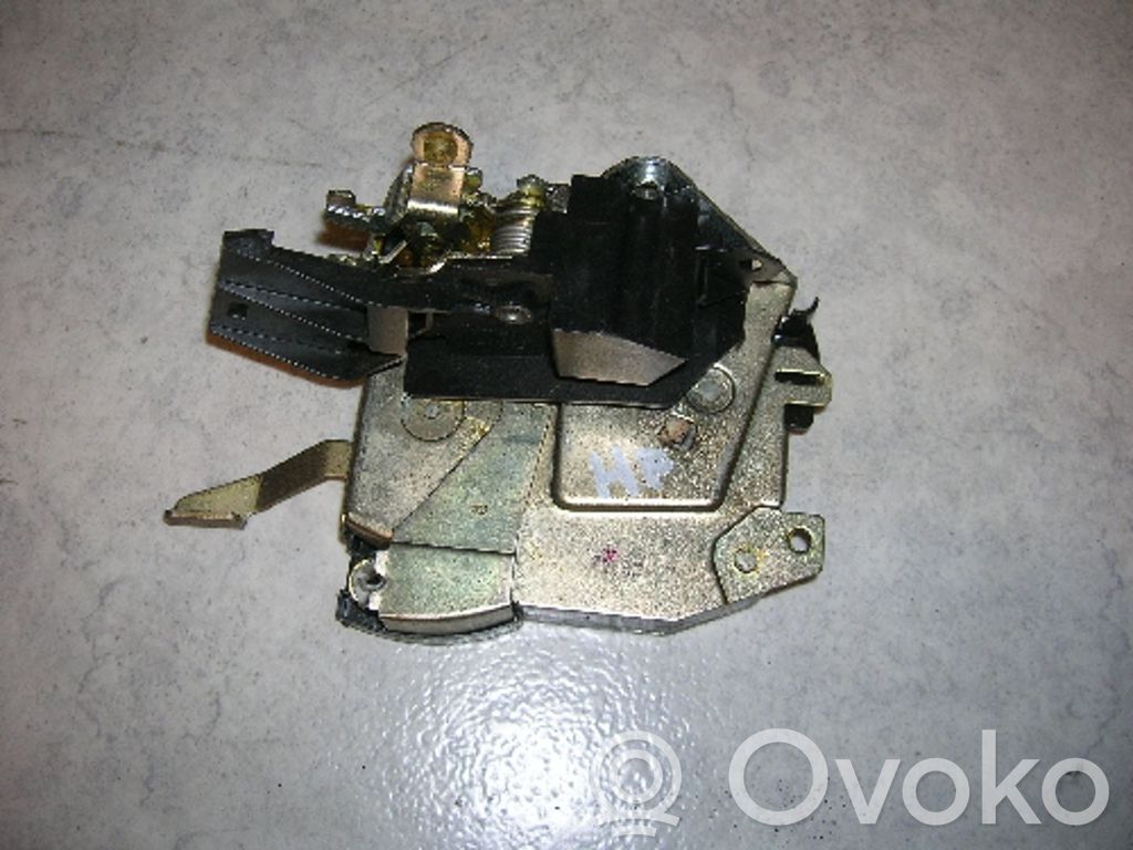 BMW 5 E34 Zamek drzwi przednich 