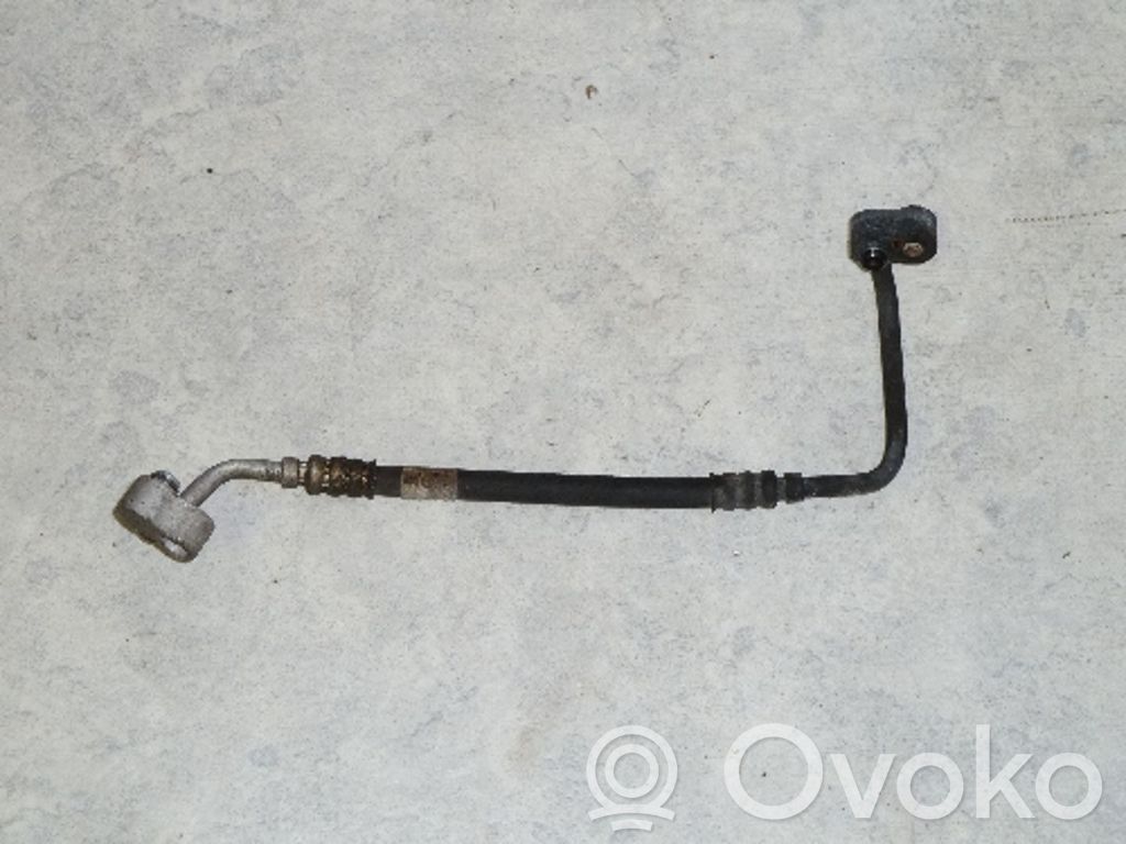 BMW 3 E36 Ilmastointilaitteen putki (A/C) 