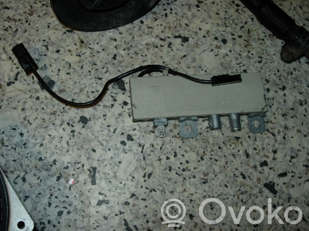 BMW 3 E36 Antenos stiprintuvas 