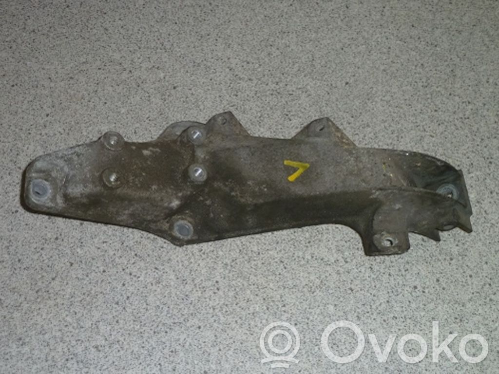 BMW 3 E36 Engine mounting bracket 
