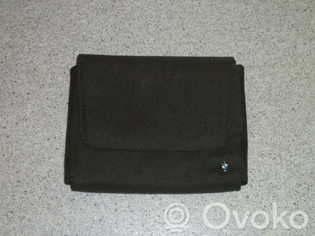 BMW 5 E60 E61 Serviso knygelė 