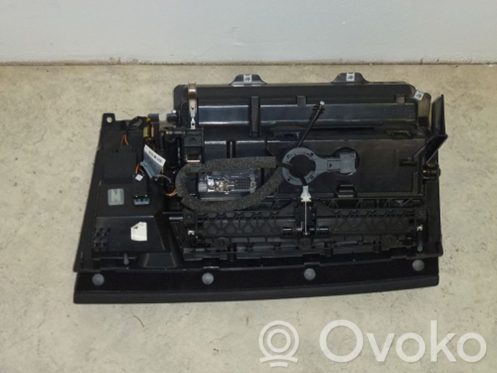 BMW 7 E65 E66 Glove box 