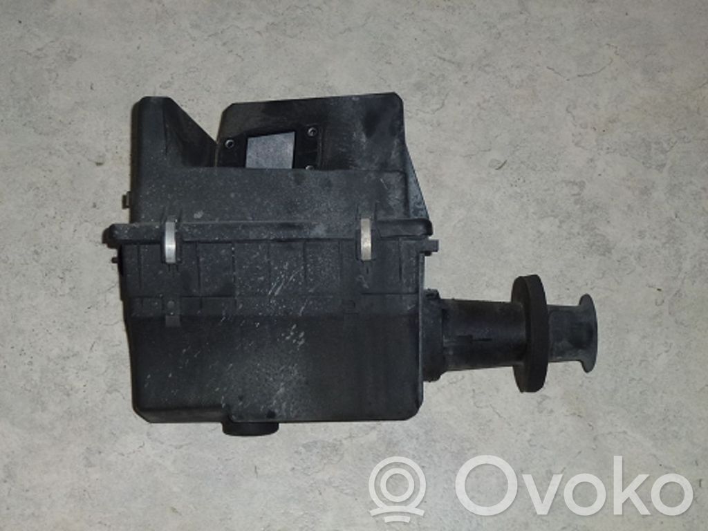 BMW 5 E34 Įsiurbimo rezonatorius 