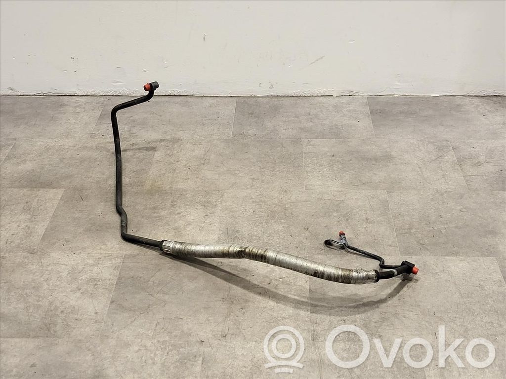 BMW 3 E46 Ilmastointilaitteen putki (A/C) 