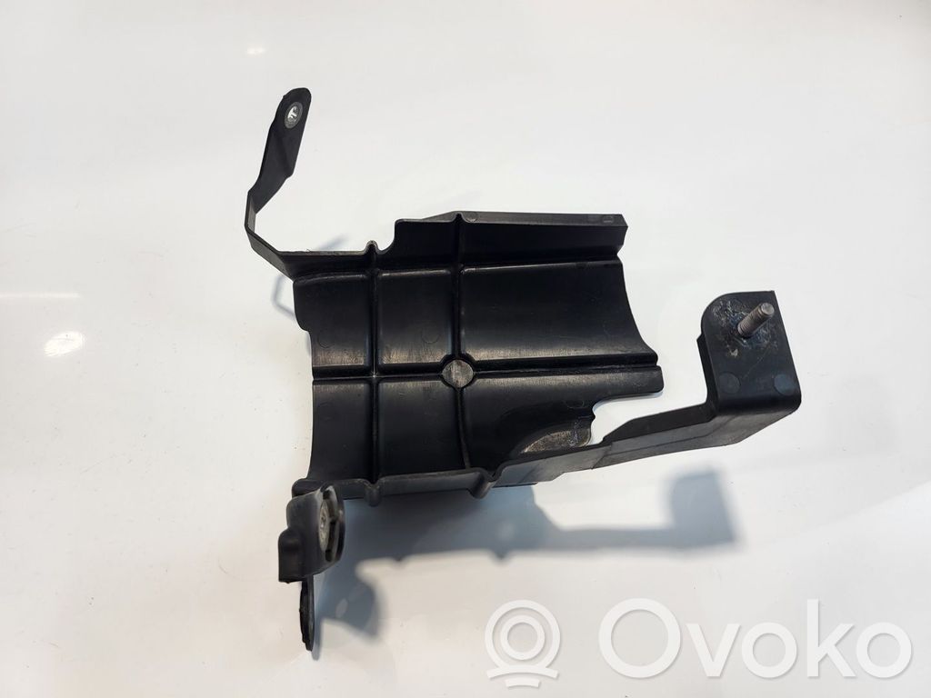 BMW 5 G30 G31 G38 Nadkole przednie 