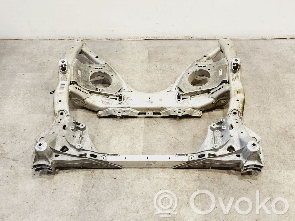 BMW 5 G30 G31 G38 Rama pomocnicza przednia 