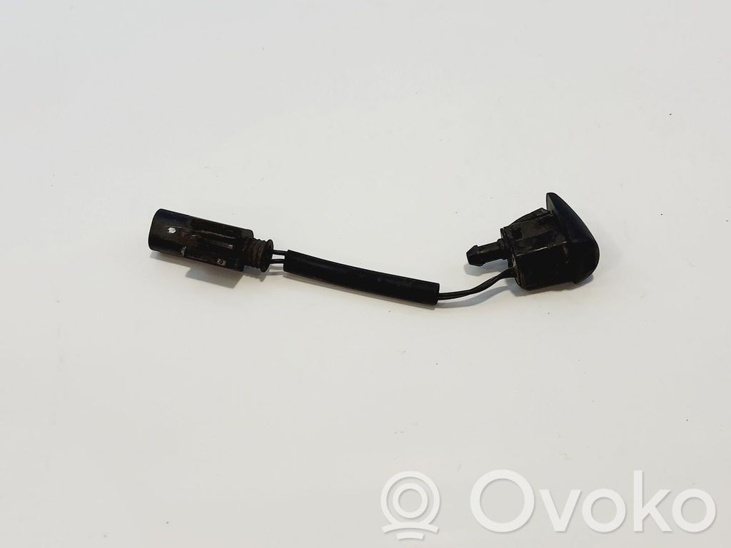 BMW 5 E60 E61 Ugello a spruzzo lavavetri per parabrezza 