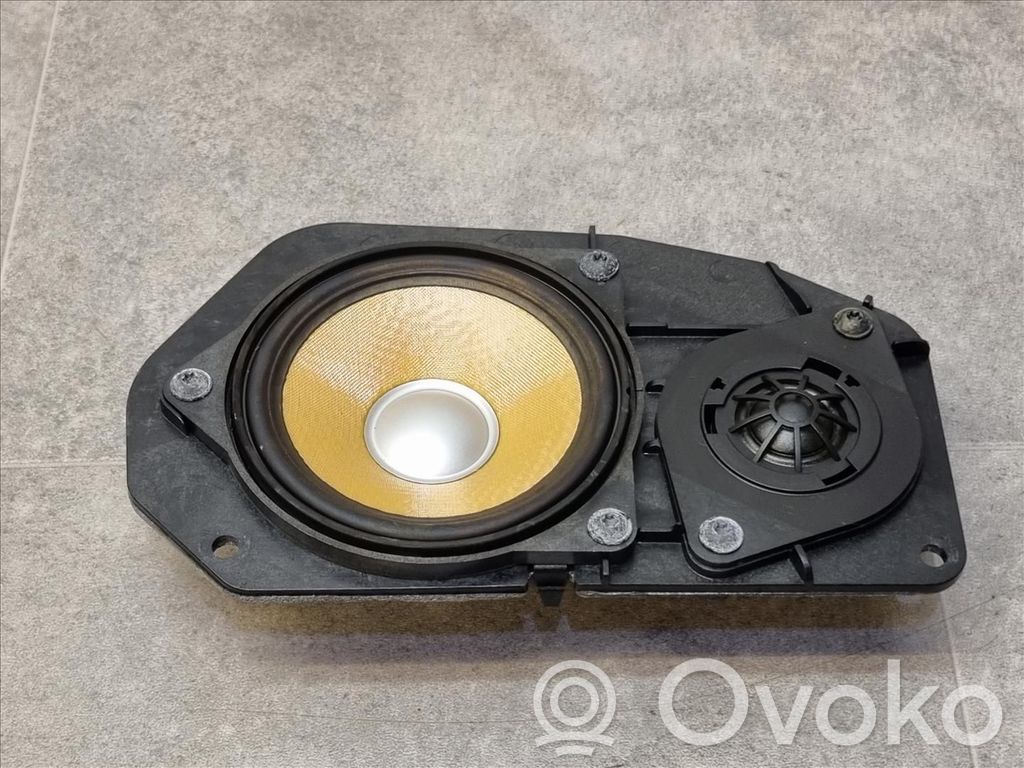 Soporte/base de amplificador de sonido   65137839072,65137839072
