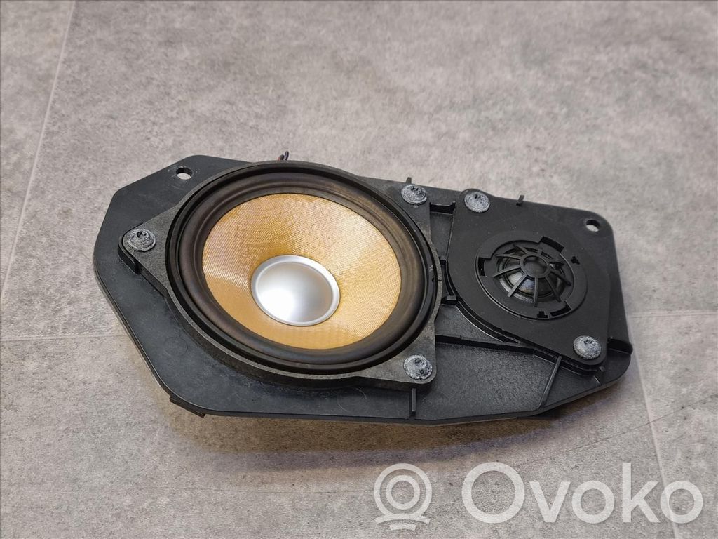 Support, cache d'enceinte latérale   65137839070,65137839070