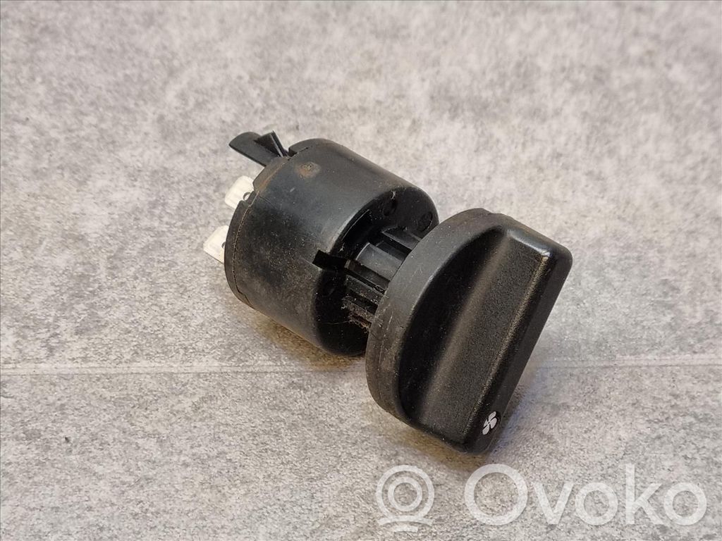 BMW 3 E30 Interruptor del aire acondicionado (A/C) 