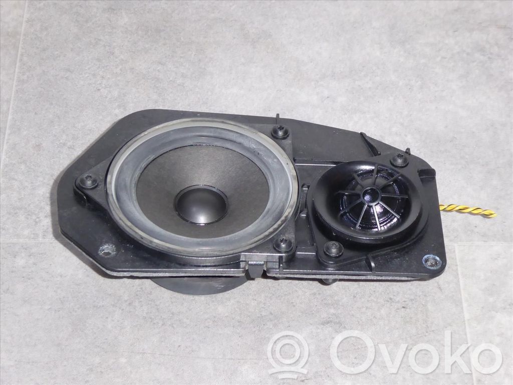 BMW 5 E60 E61 Takaoven kaiutin 
