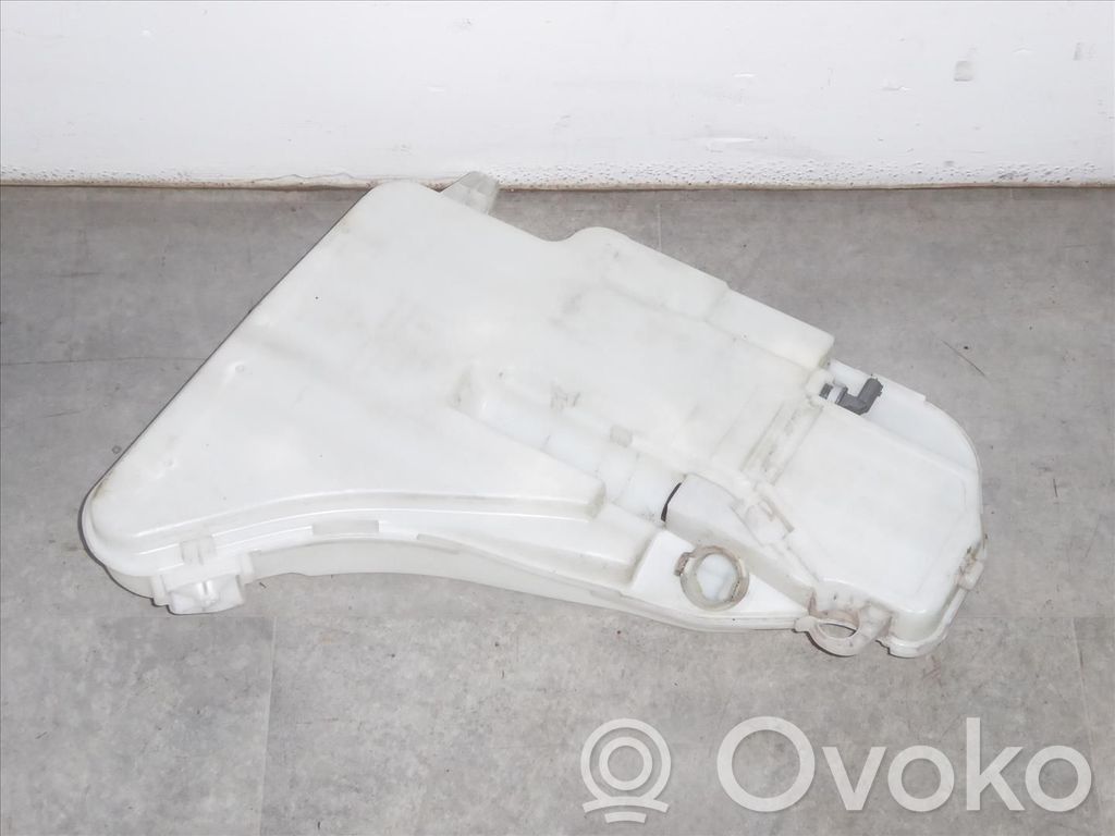 BMW 5 F10 F11 Tuulilasinpesimen nestesäiliö 