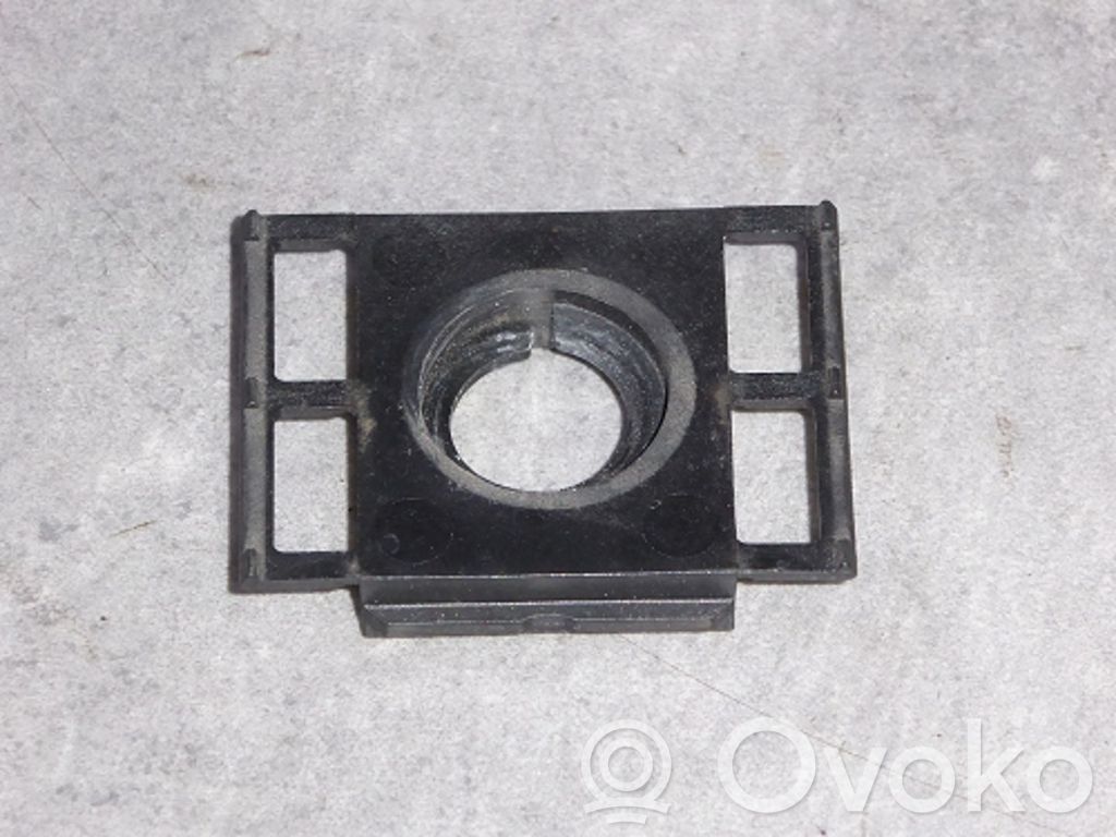 BMW 6 E63 E64 Radiator mount bracket 