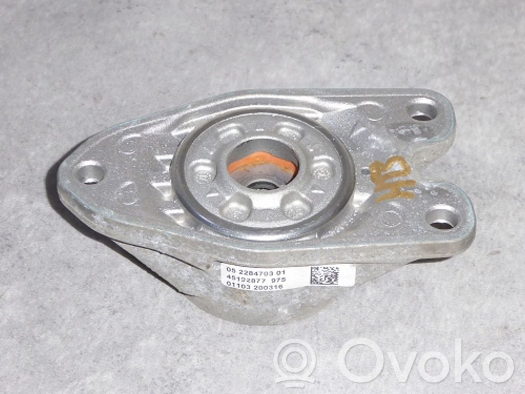 BMW M4 F82 F83 Mocowanie sprężyny amortyzatora osi tylnej