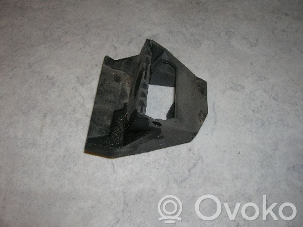 BMW 5 E39 Radiator mount bracket 