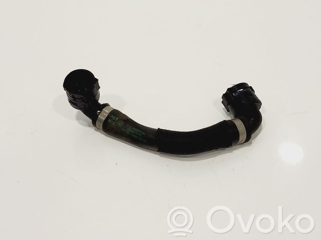 BMW 5 G30 G31 G38 Engine coolant pipe/hose 