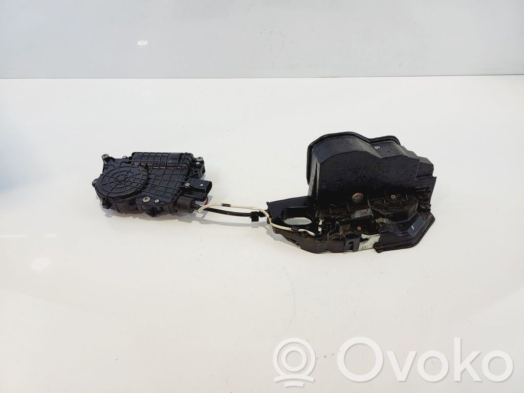 BMW 5 F10 F11 Zamek drzwi przednich 