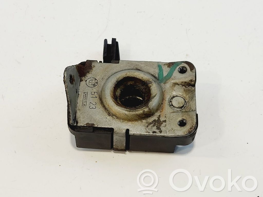 BMW 3 E36 Spyna variklio dangčio 