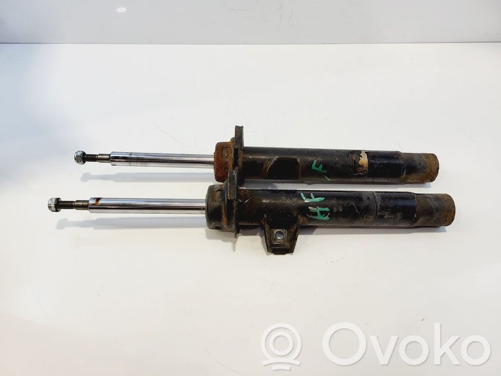 BMW 1 E81 E87 Etuiskunvaimennin kierrejousella 