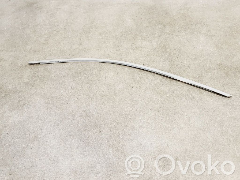 BMW 5 G30 G31 G38 Ramka szyby drzwi przednich 