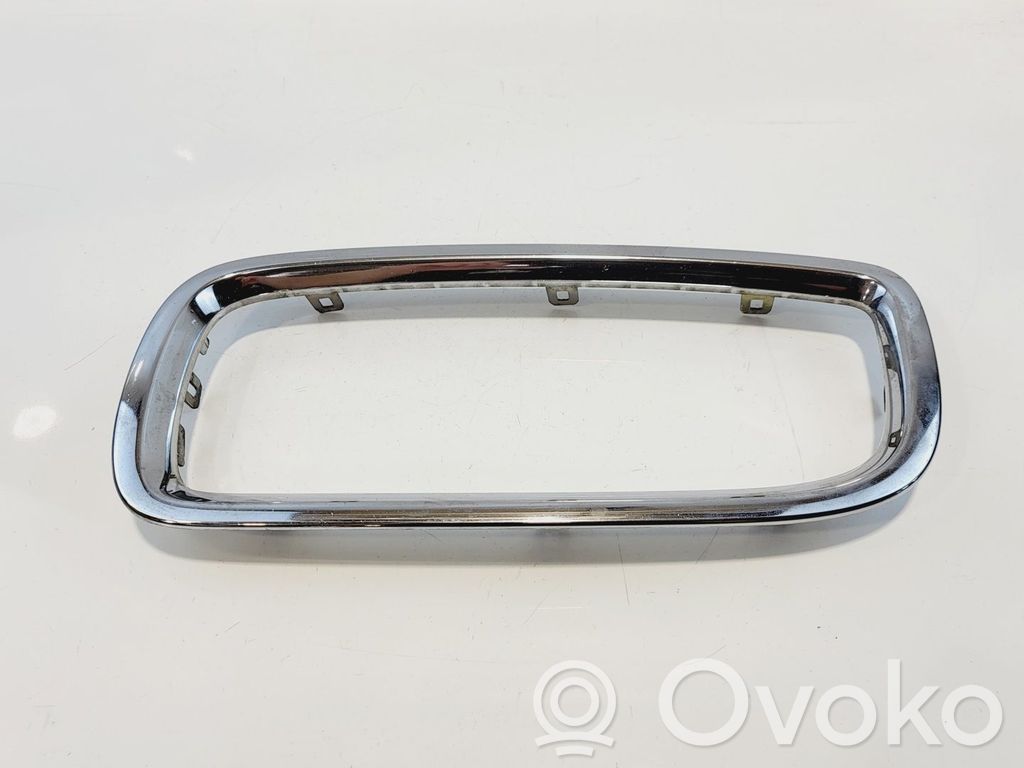 BMW 7 E65 E66 Priekšējais režģis 