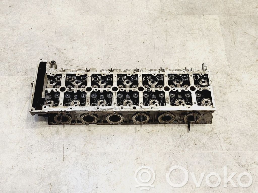 BMW X6 E71 Engine head 