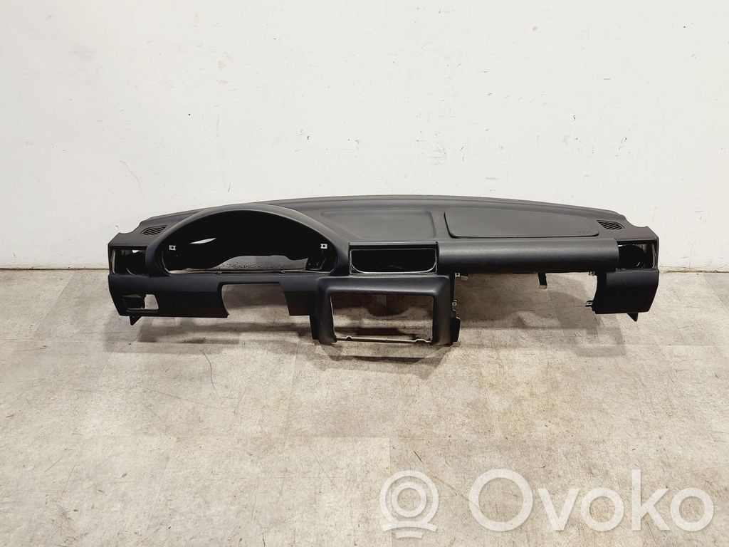 BMW 3 E36 Instrumentu paneļa dekoratīvā apdare 