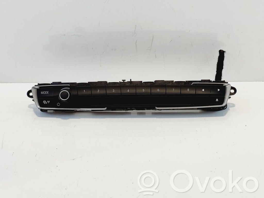 Panel / Radioodtwarzacz CD/DVD/GPS   61316832880,61316832880
