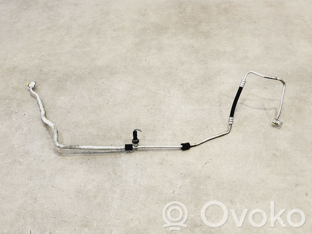 BMW 7 E65 E66 Ilmastointilaitteen putki (A/C) 