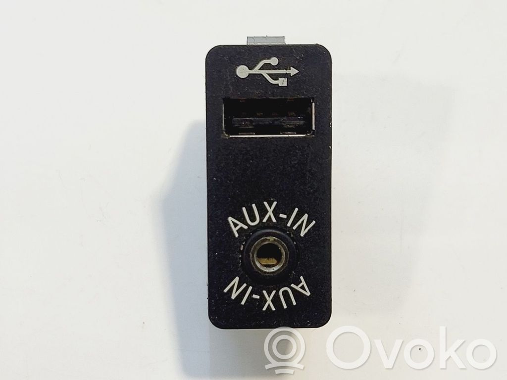 BMW 5 F10 F11 Conector priză AUX 