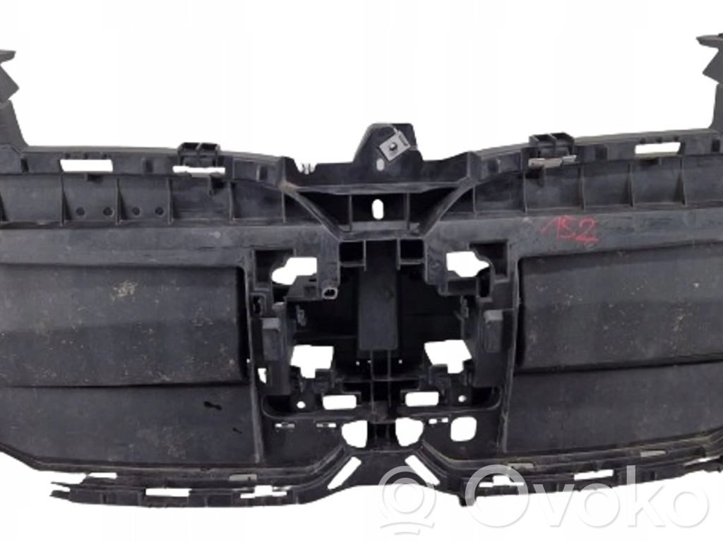 BMW 2 Active Tourer U06 Intercooler air guide/duct channel 