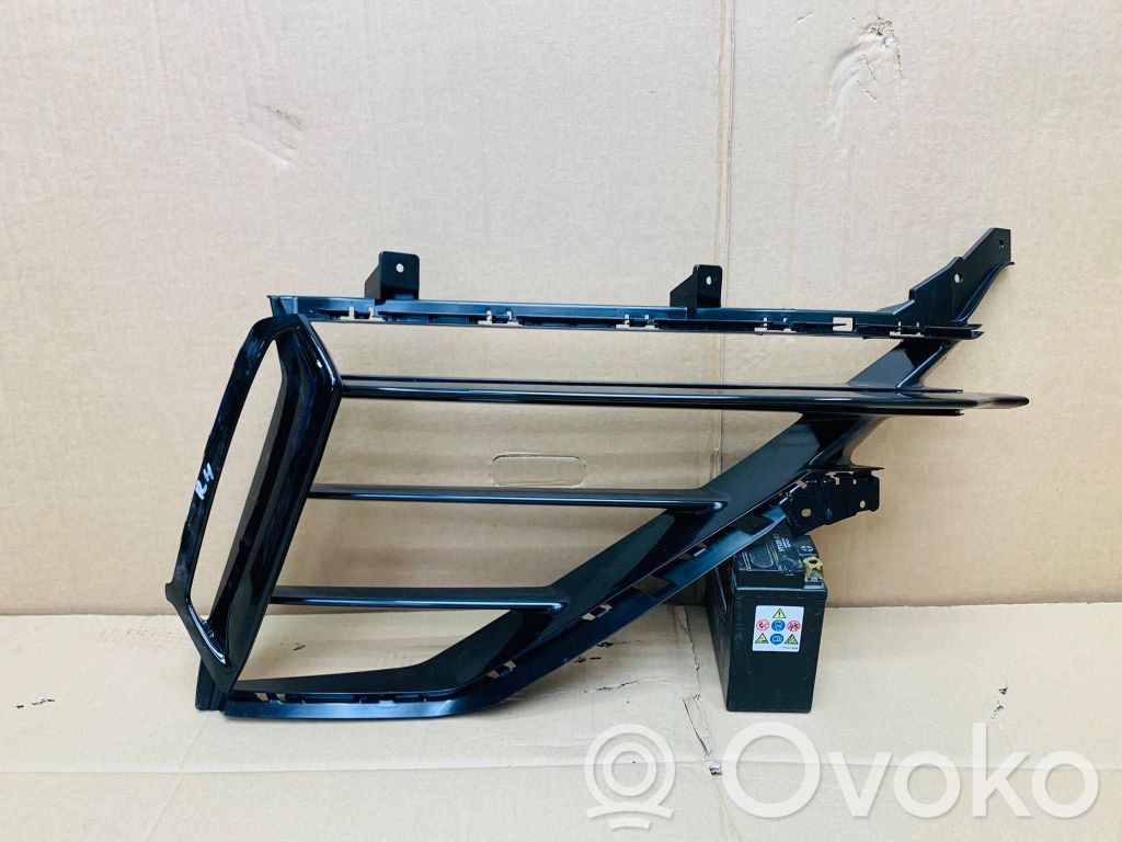 Lamborghini Urus Front bumper lower grill 