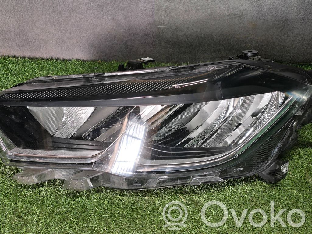 Volkswagen Polo VI Lampa przednia 