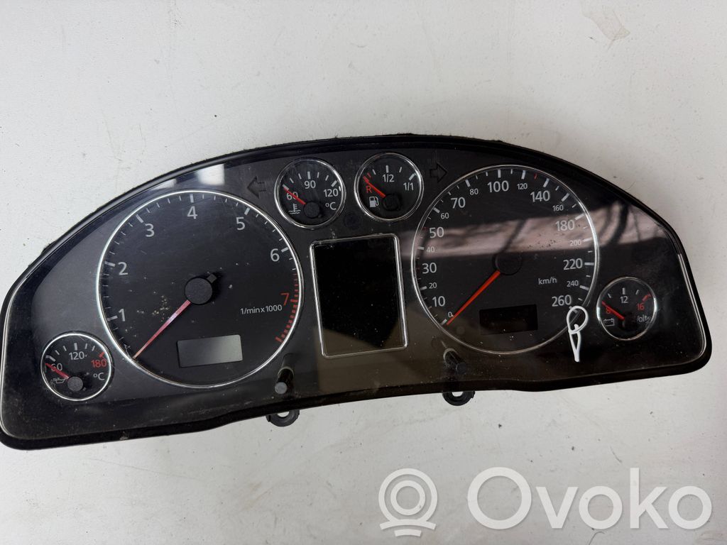 Audi A6 S6 C5 4B Tachimetro (quadro strumenti) 