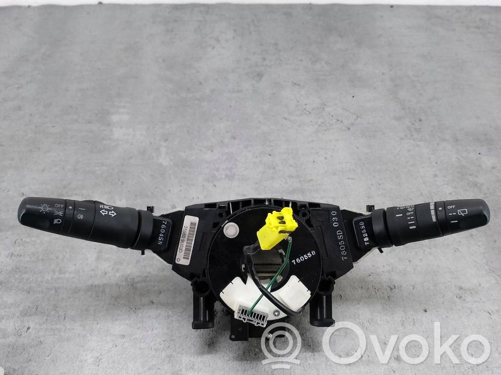 Nissan Note (E11) Bloc semnalizator și ștergător parbriz 