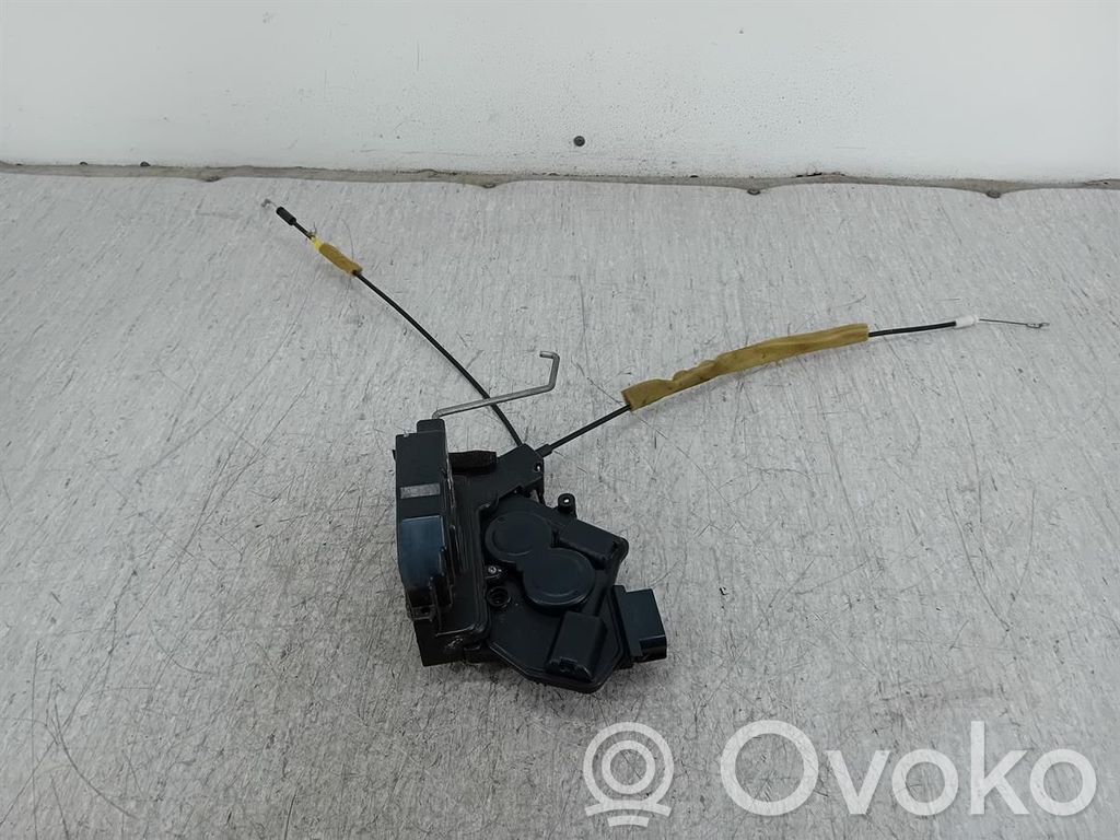 Mazda 5 Priekšpusē slēdzene 