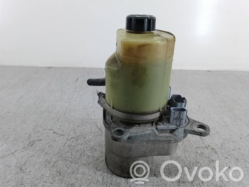 Ford Focus C-MAX Power steering pump 
