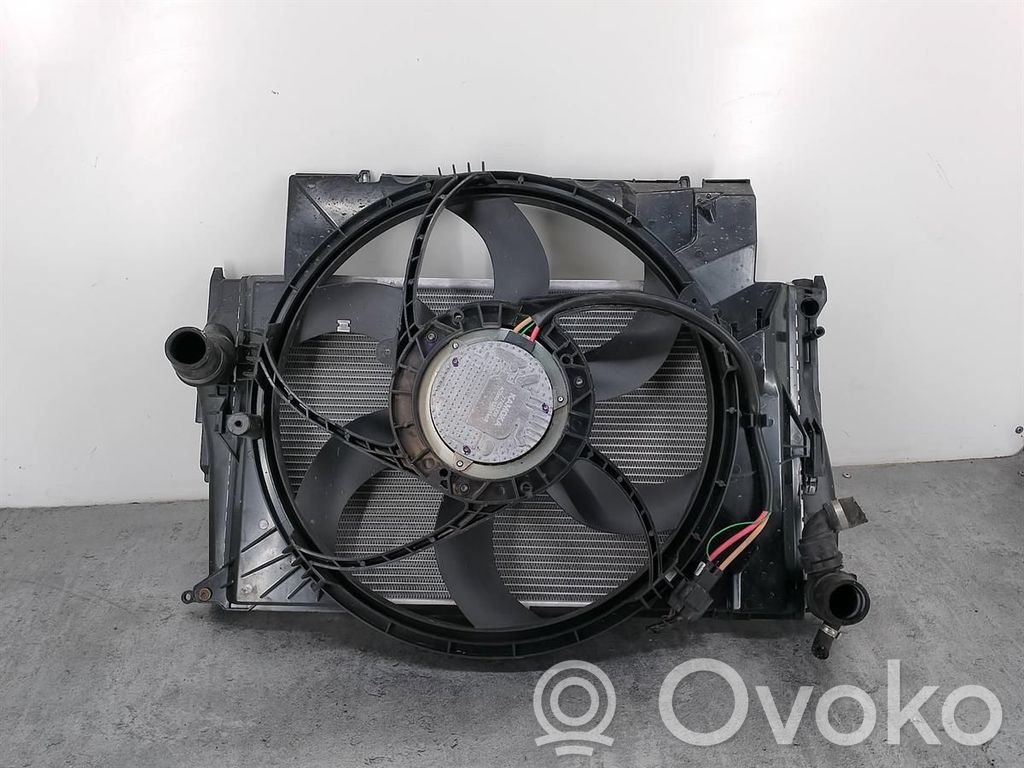 BMW 3 E90 E91 Coolant radiator 