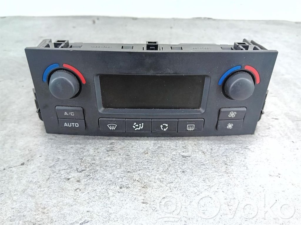 Peugeot 207 Climate control/heater control trim 